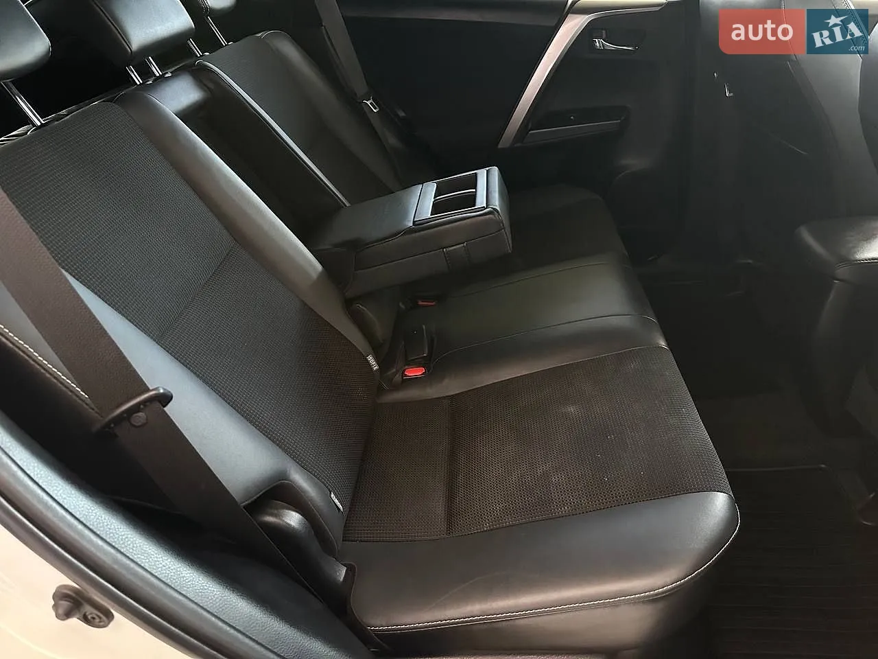 2018 Toyota RAV 4 - мініатюра 15