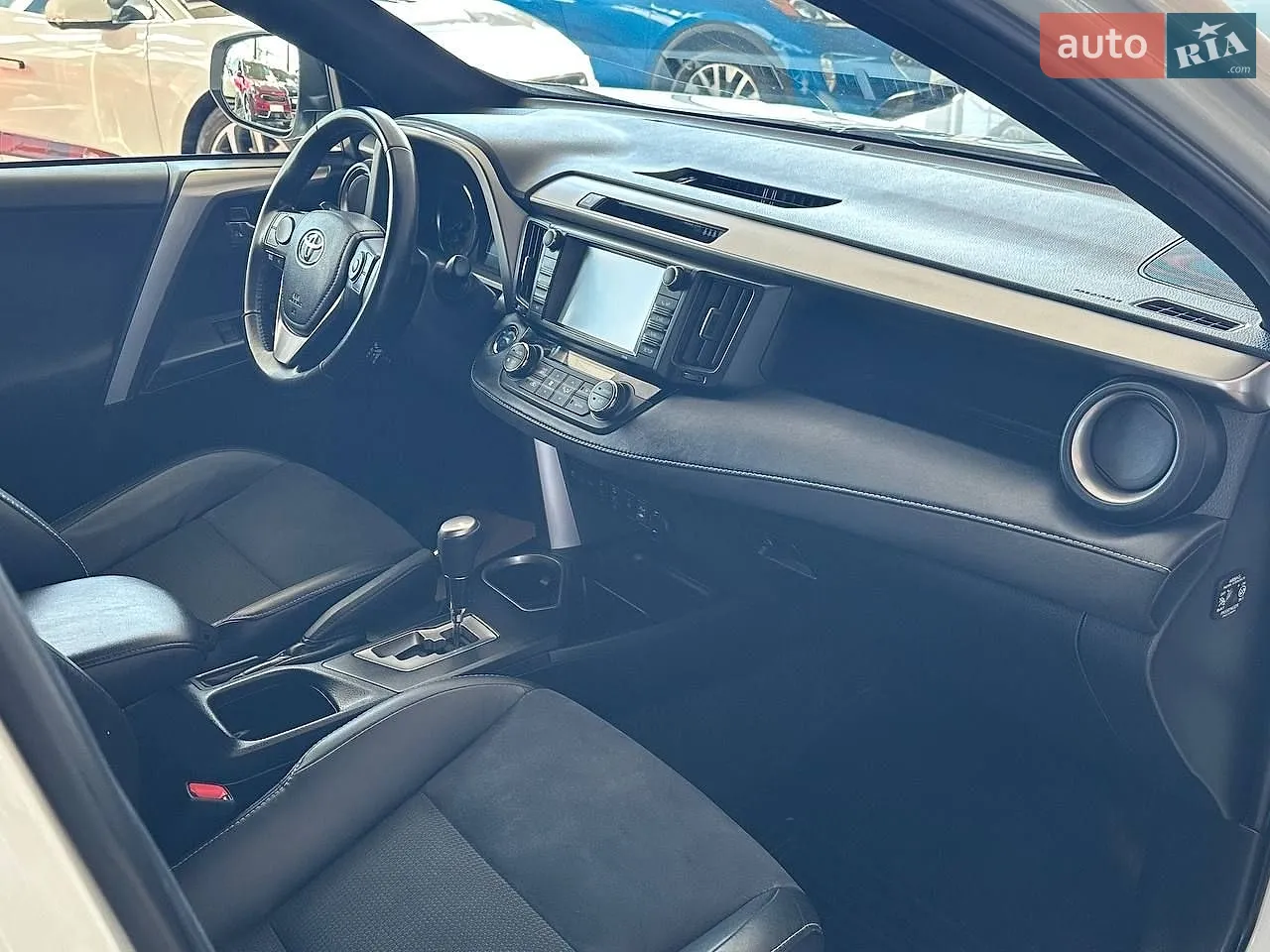 2018 Toyota RAV 4 - мініатюра 16