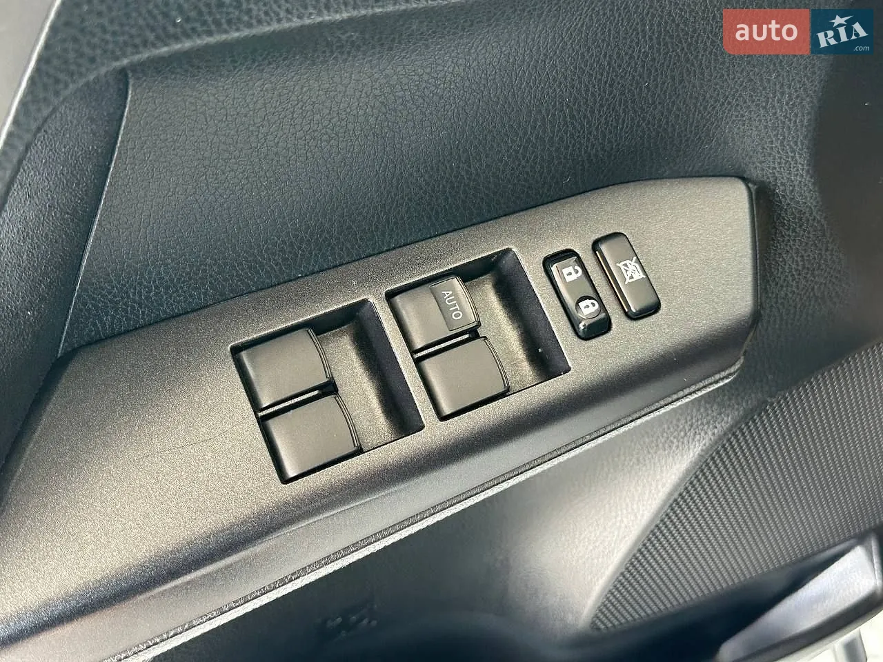 2018 Toyota RAV 4 - мініатюра 18