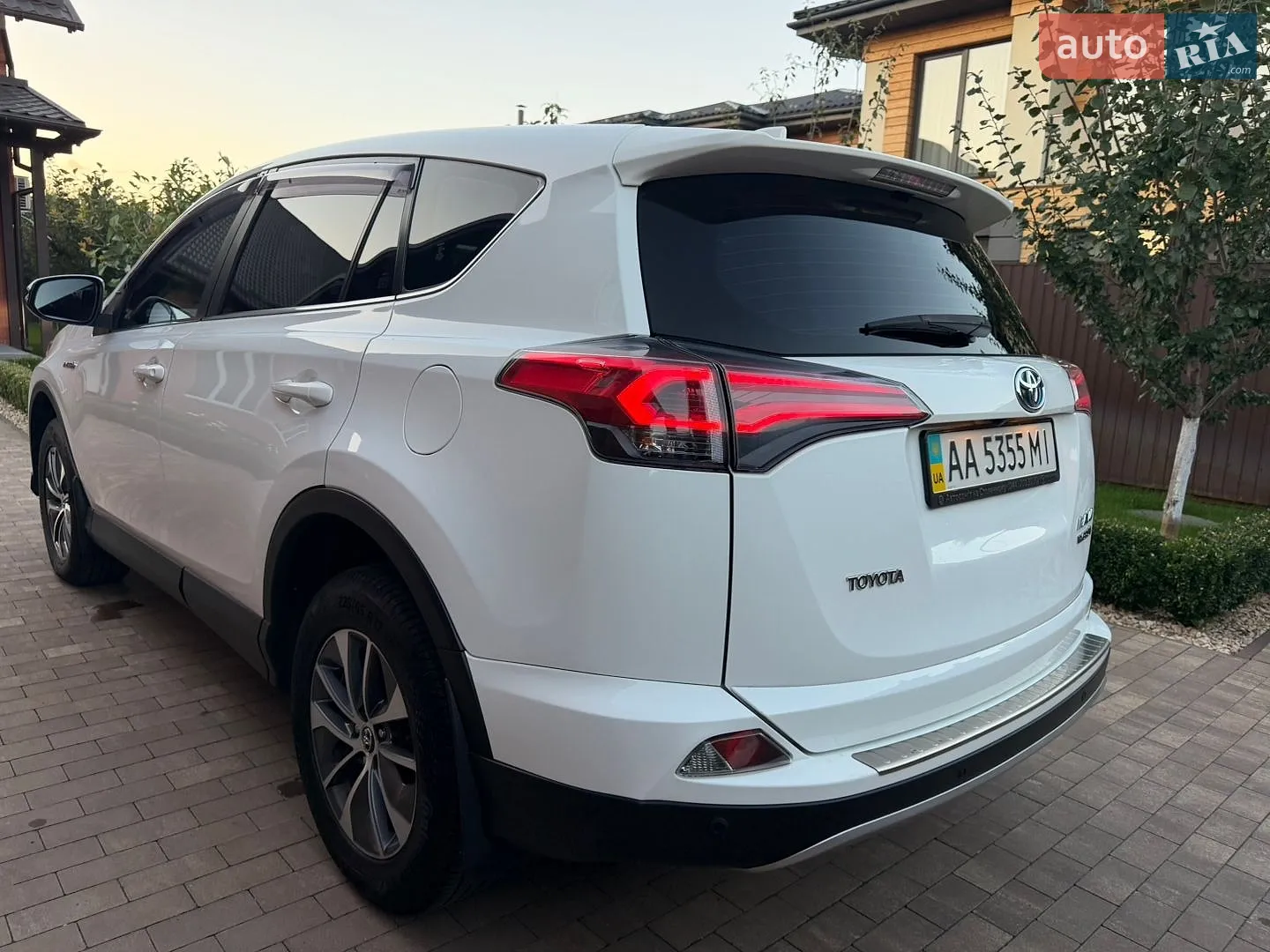 2017 Toyota RAV 4 - мініатюра 9