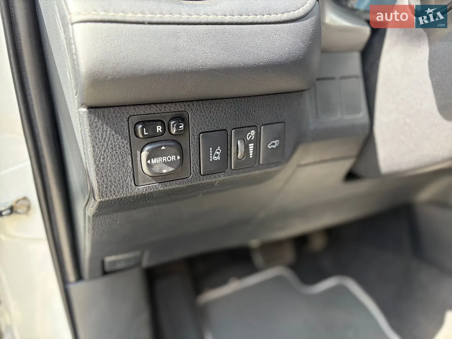 2016 Toyota RAV 4 - мініатюра 16