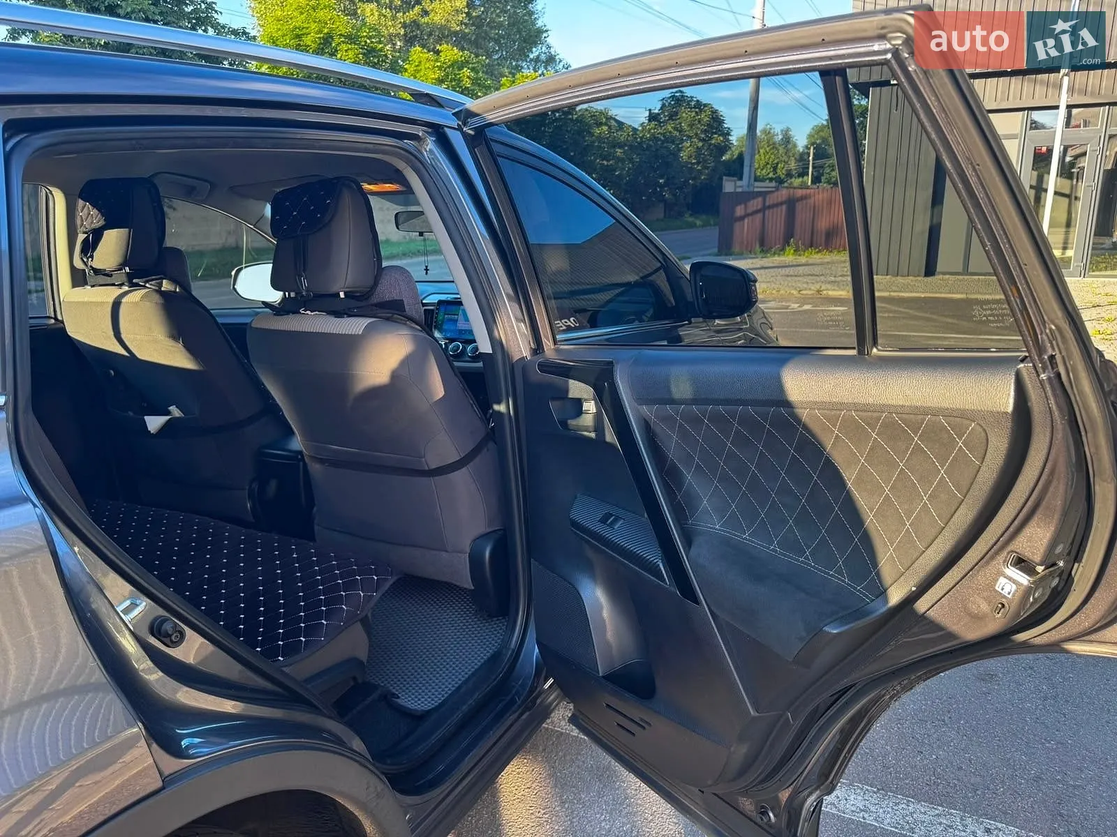 2014 Toyota RAV 4 - мініатюра 2