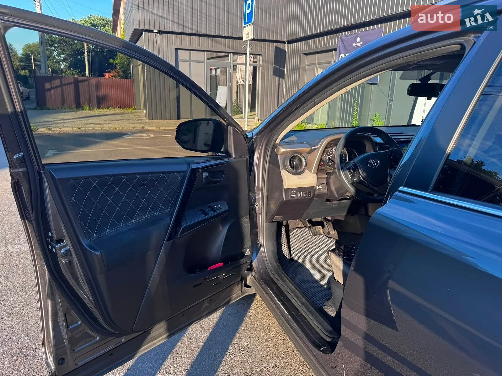 2014 Toyota RAV 4 - мініатюра 4