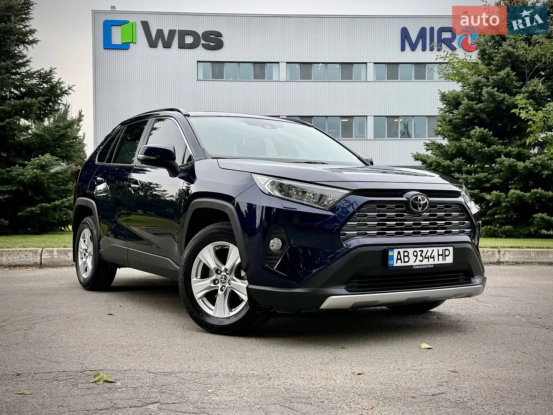 2020 Toyota RAV 4 - фото 1