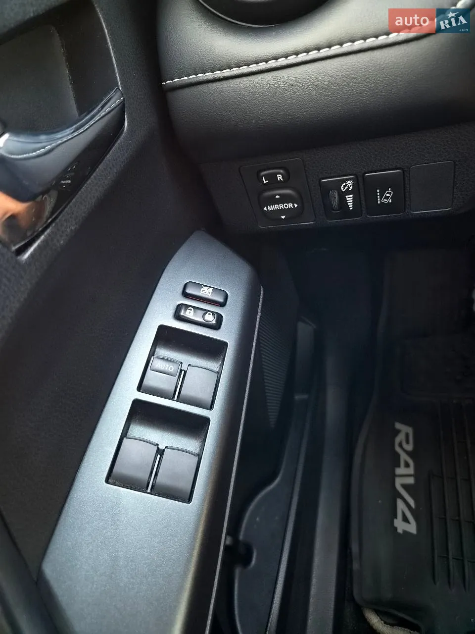 2017 Toyota RAV 4 - мініатюра 8