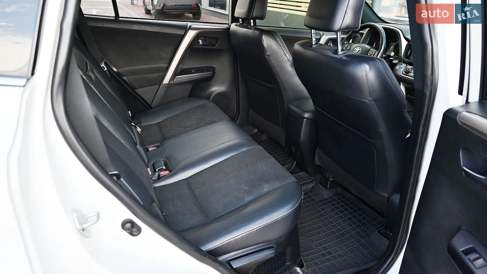 2018 Toyota RAV 4 - мініатюра 7