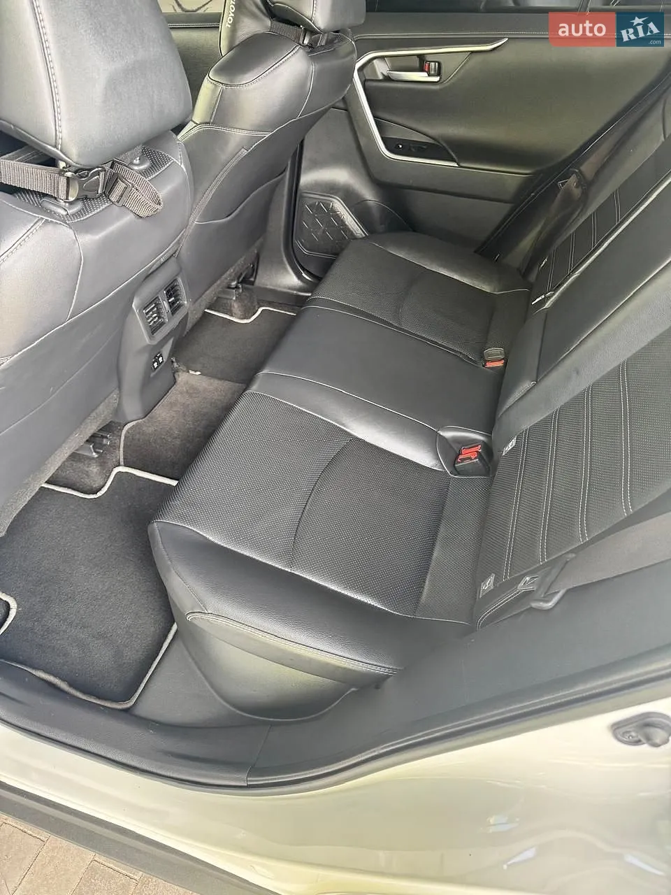 2019 Toyota RAV 4 - мініатюра 9