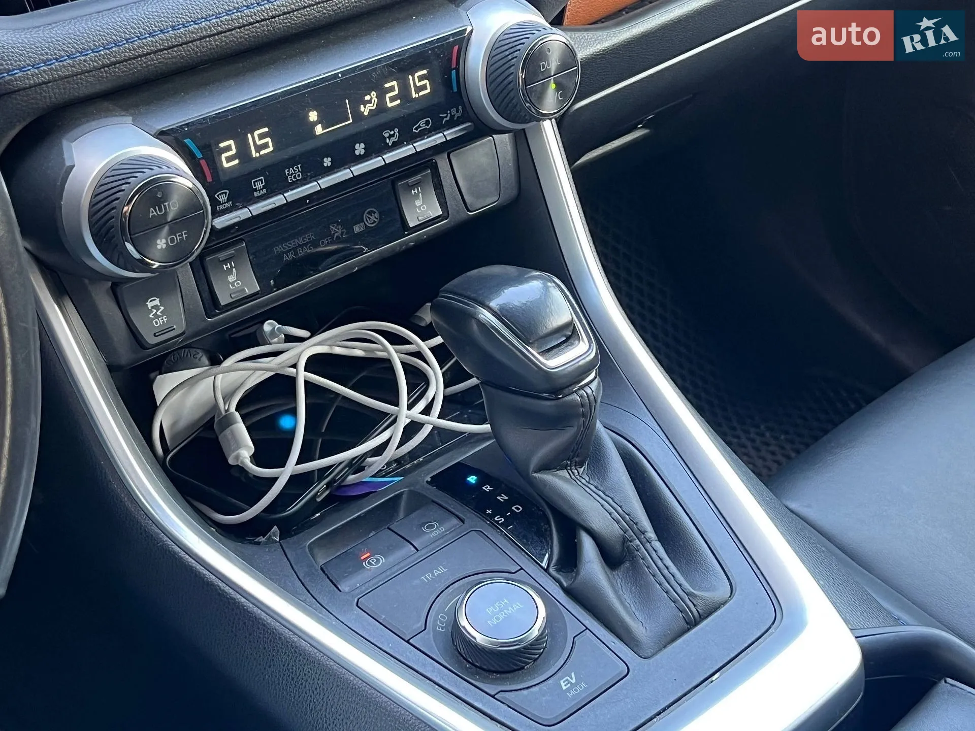 2020 Toyota RAV 4 - мініатюра 24