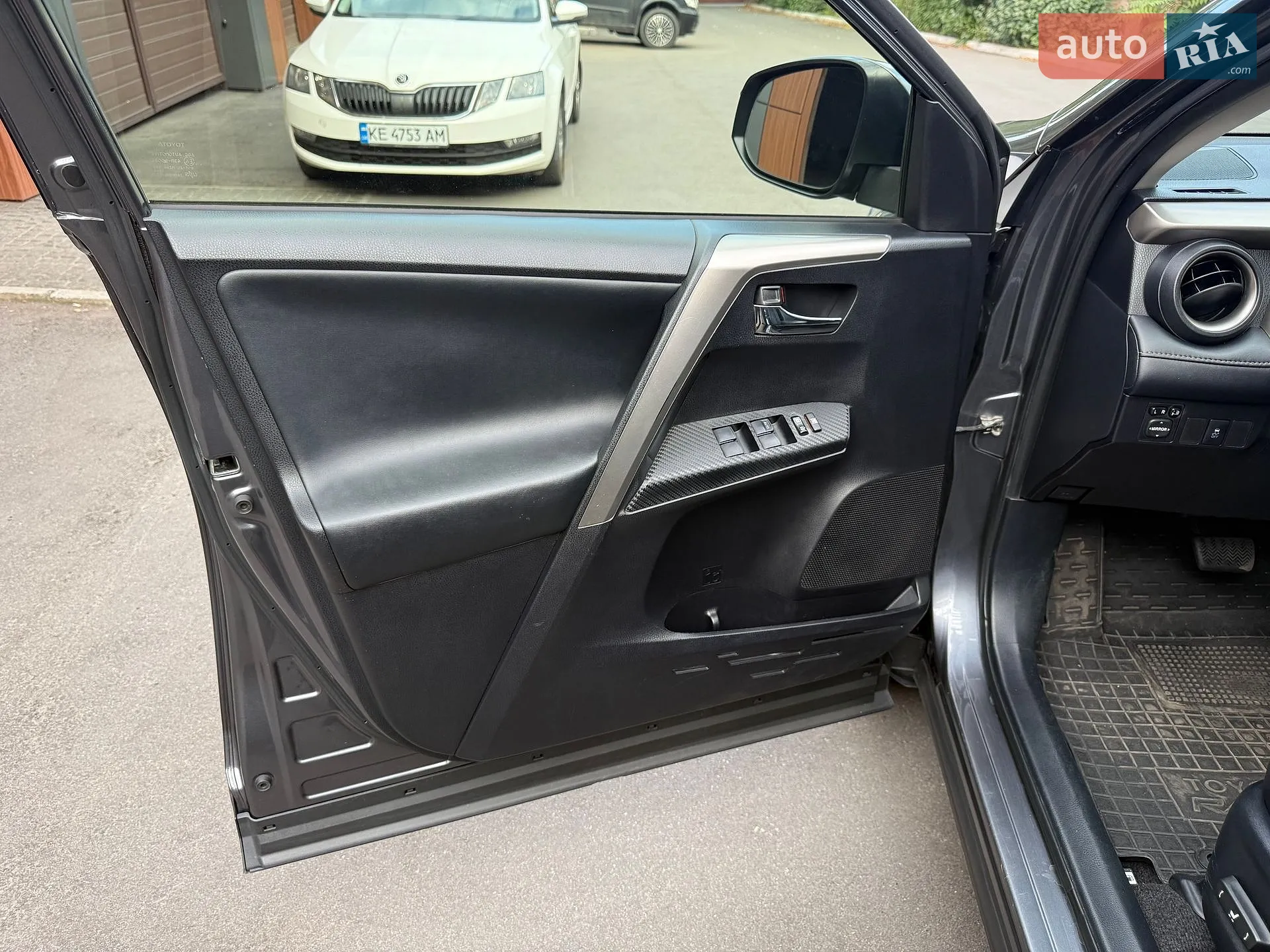 2015 Toyota RAV 4 - мініатюра 29