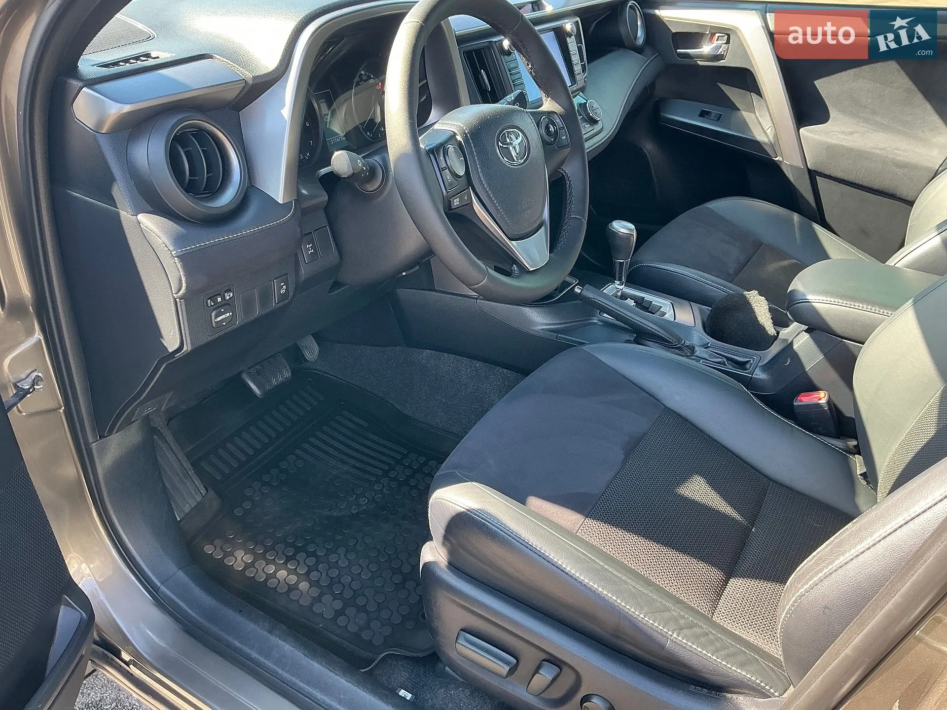 2016 Toyota RAV 4 - мініатюра 13