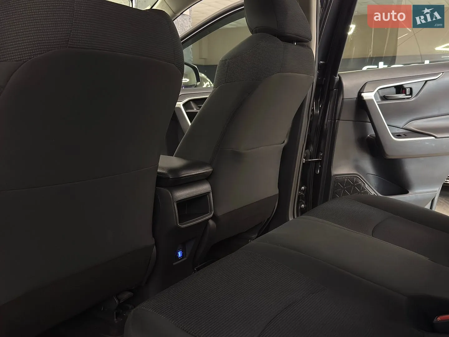 2019 Toyota RAV 4 - мініатюра 27