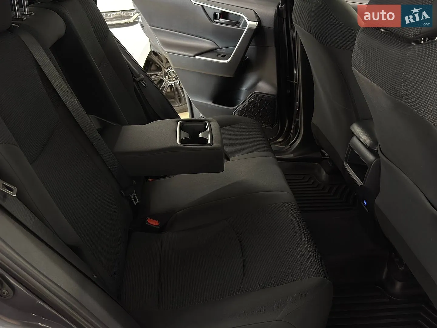 2019 Toyota RAV 4 - мініатюра 28