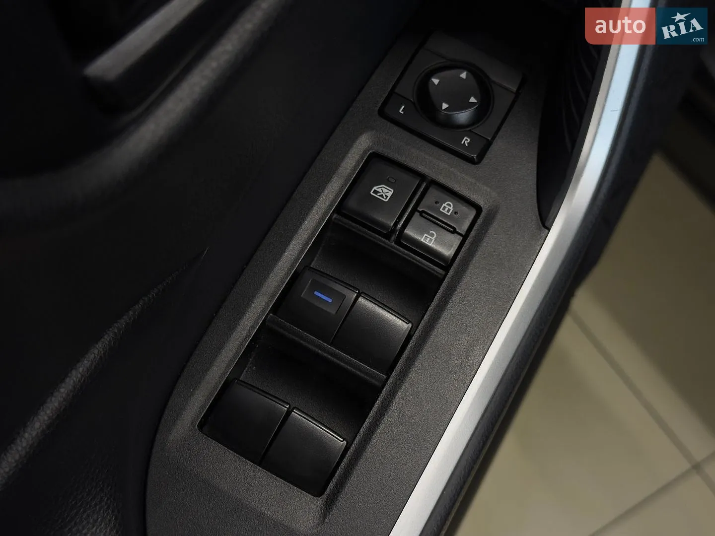 2019 Toyota RAV 4 - мініатюра 31