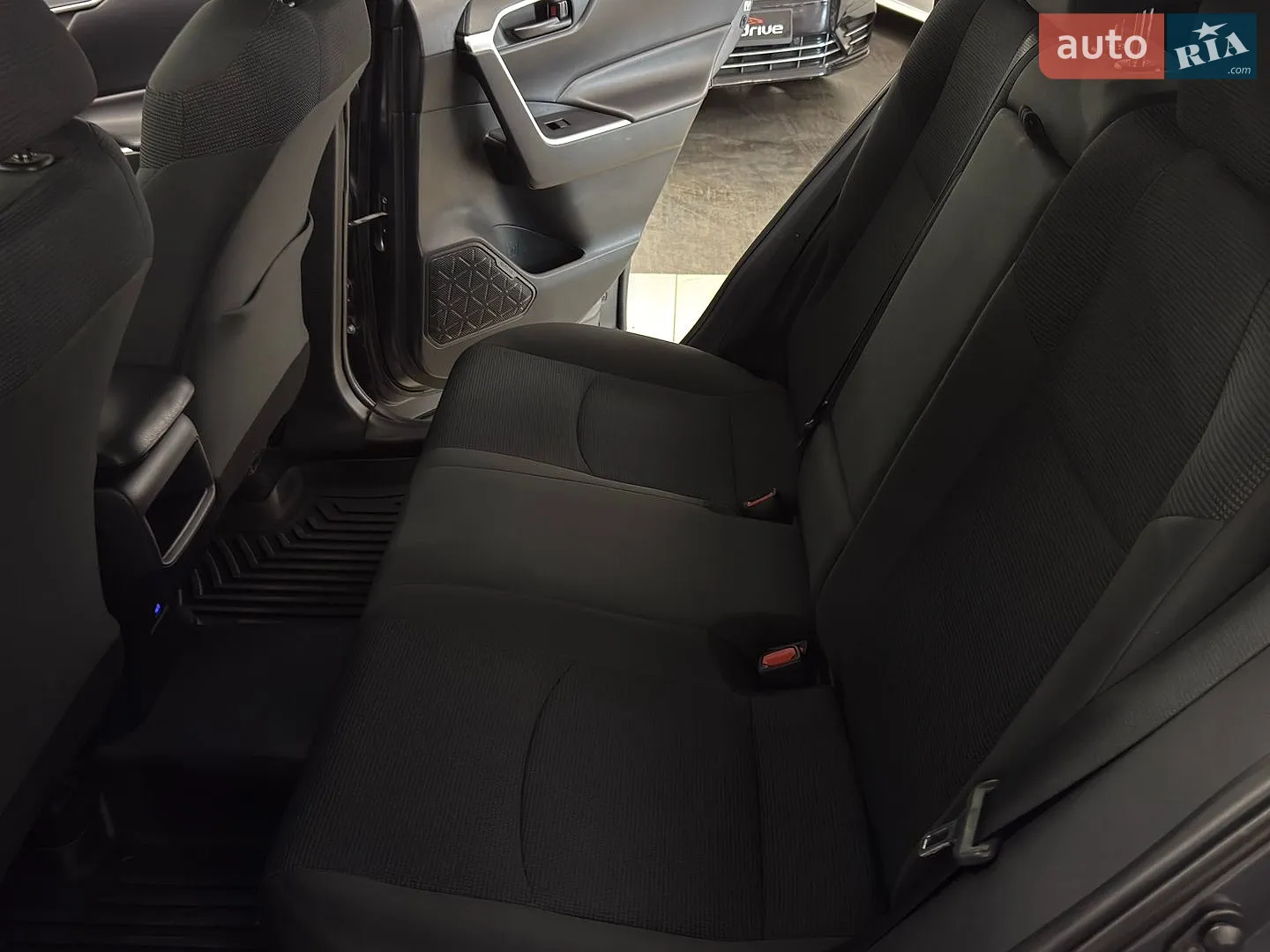 2019 Toyota RAV 4 - мініатюра 26