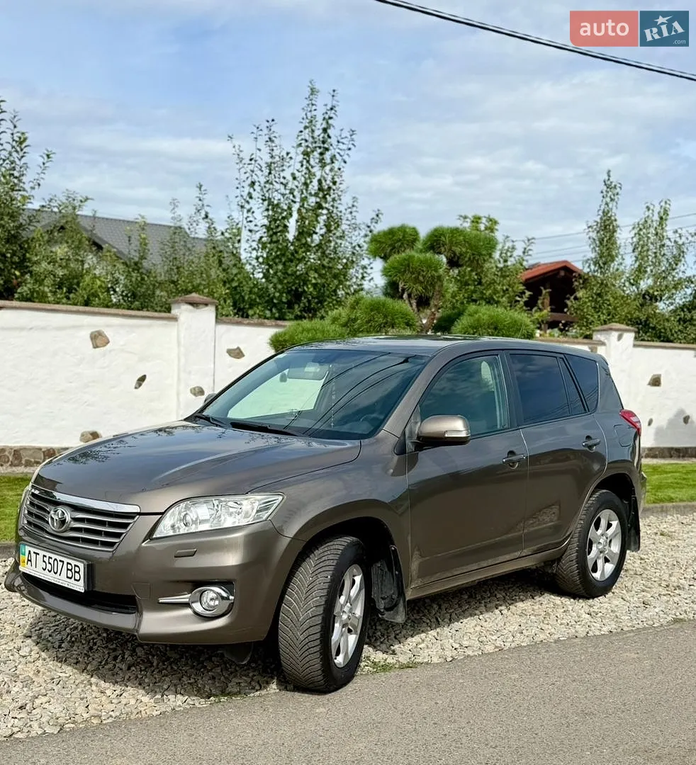 2011 Toyota RAV 4 - мініатюра 2