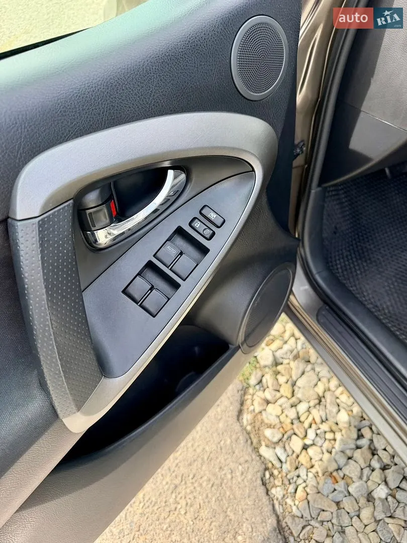 2011 Toyota RAV 4 - мініатюра 21