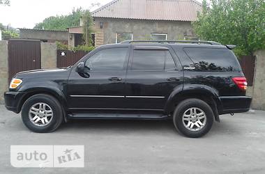 Внедорожник / Кроссовер Toyota Sequoia 2004 в 