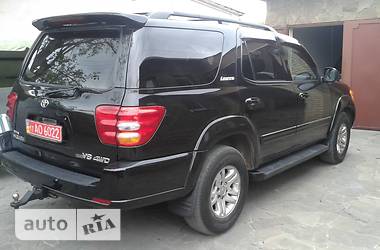 Внедорожник / Кроссовер Toyota Sequoia 2004 в 