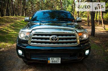 Внедорожник / Кроссовер Toyota Sequoia 2008 в Днепре