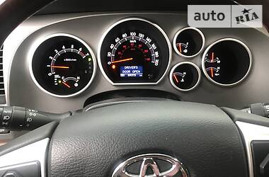 Внедорожник / Кроссовер Toyota Sequoia 2014 в 