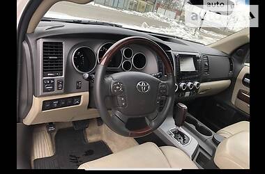 Внедорожник / Кроссовер Toyota Sequoia 2011 в Константиновке