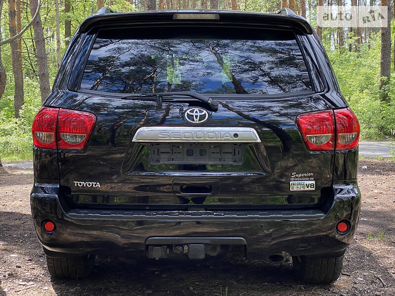 Позашляховик / Кросовер Toyota Sequoia 2009 в Києві