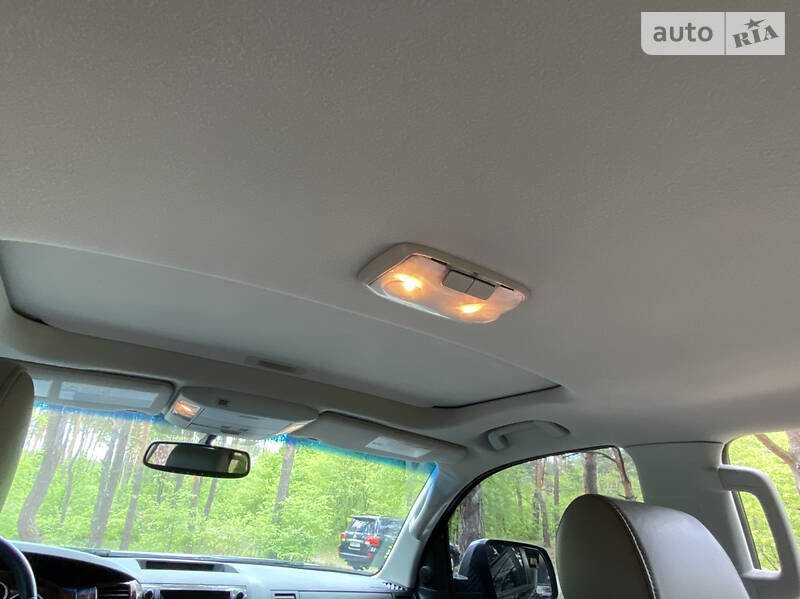 Позашляховик / Кросовер Toyota Sequoia 2009 в Києві