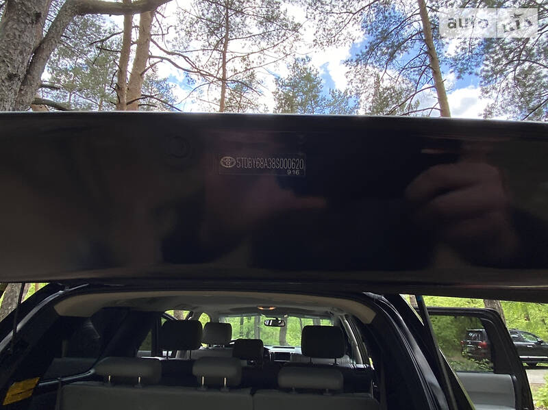 Позашляховик / Кросовер Toyota Sequoia 2009 в Києві