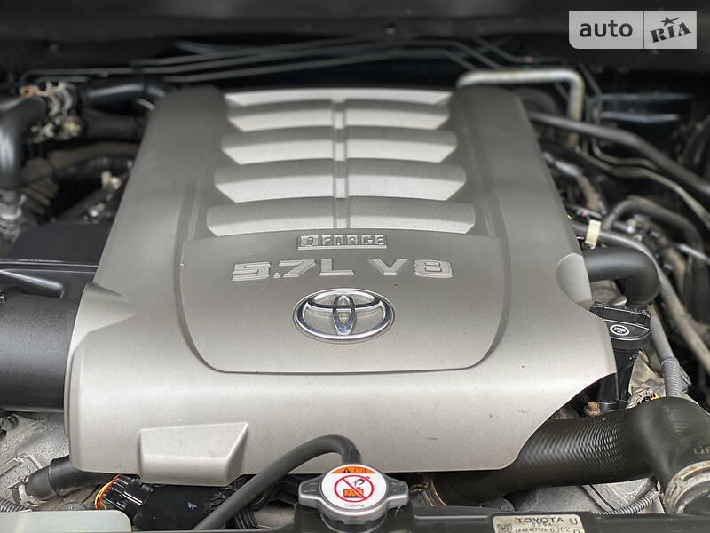 Позашляховик / Кросовер Toyota Sequoia 2009 в Києві