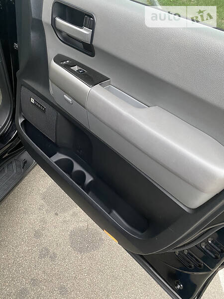 Позашляховик / Кросовер Toyota Sequoia 2008 в Києві фото 18 Позашляховик / Кросовер Toyota Sequoia 2008 в Києві