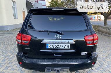 Позашляховик / Кросовер Toyota Sequoia 2015 в Одесі