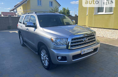 Универсал Toyota Sequoia 2012 в Ровно