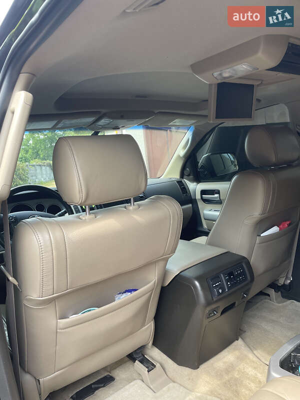 Внедорожник / Кроссовер Toyota Sequoia 2008 в Киеве