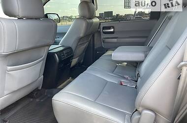 Внедорожник / Кроссовер Toyota Sequoia 2012 в Киеве