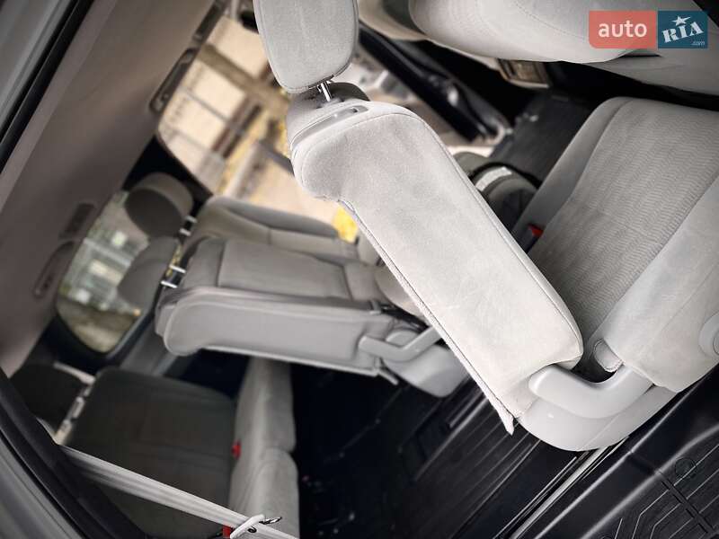 Внедорожник / Кроссовер Toyota Sequoia 2017 в Виннице