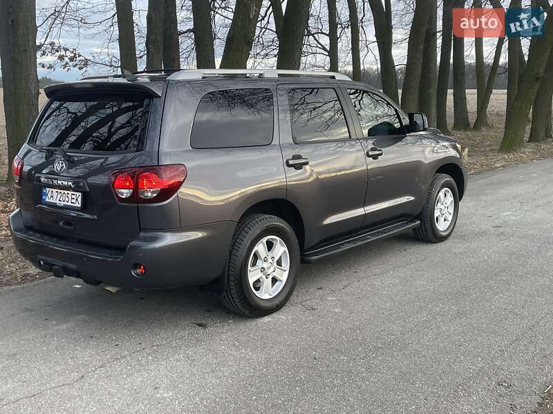 Внедорожник / Кроссовер Toyota Sequoia 2017 в Киеве