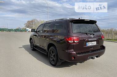 Внедорожник / Кроссовер Toyota Sequoia 2019 в Киеве