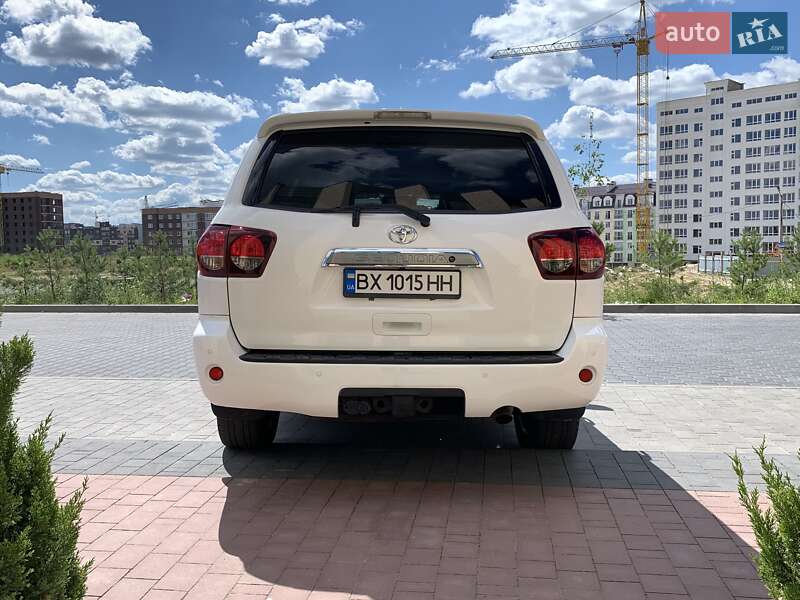 Позашляховик / Кросовер Toyota Sequoia 2017 в Хмельницькому