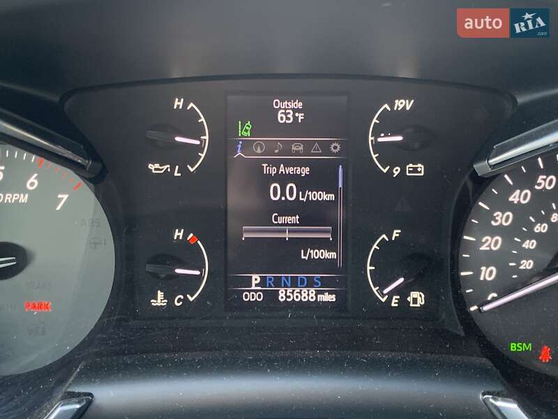 Позашляховик / Кросовер Toyota Sequoia 2017 в Хмельницькому