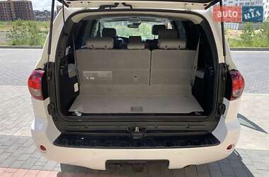 Внедорожник / Кроссовер Toyota Sequoia 2017 в 