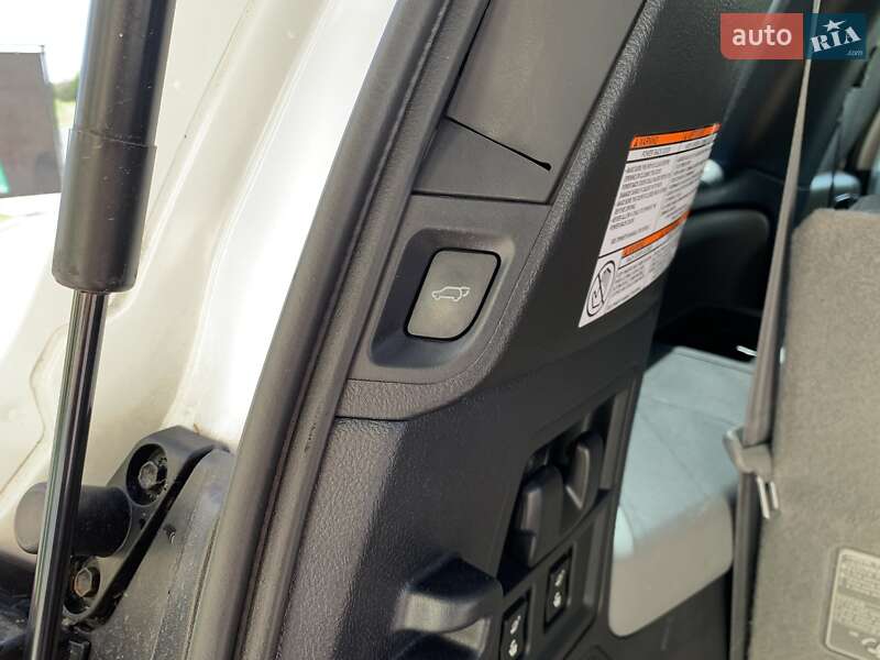 Позашляховик / Кросовер Toyota Sequoia 2017 в Хмельницькому