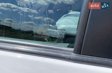 Внедорожник / Кроссовер Toyota Sequoia 2017 в 
