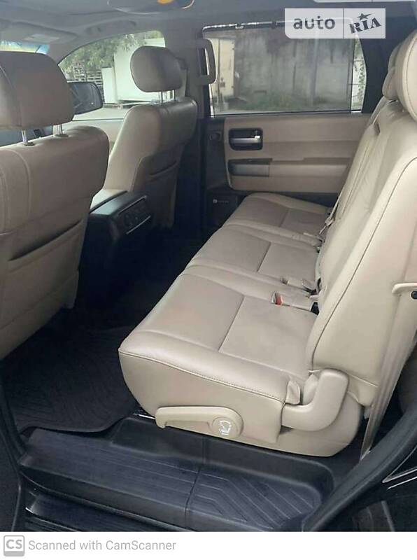 Внедорожник / Кроссовер Toyota Sequoia 2016 в Ужгороде