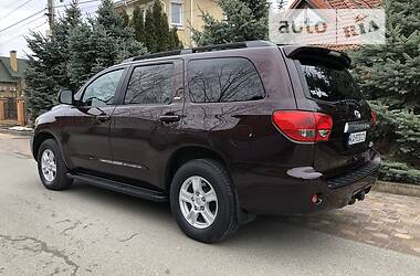 Позашляховик / Кросовер Toyota Sequoia 2012 в Києві