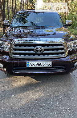 Позашляховик / Кросовер Toyota Sequoia 2016 в Полтаві