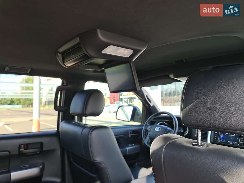 Внедорожник / Кроссовер Toyota Sequoia 2019 в Киеве