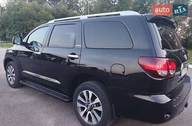 Позашляховик / Кросовер Toyota Sequoia 2017 в Луцьку