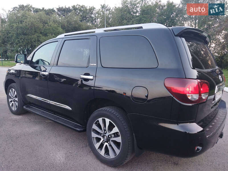 Внедорожник / Кроссовер Toyota Sequoia 2017 в Луцке
