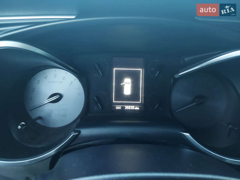 Внедорожник / Кроссовер Toyota Sequoia 2017 в Луцке