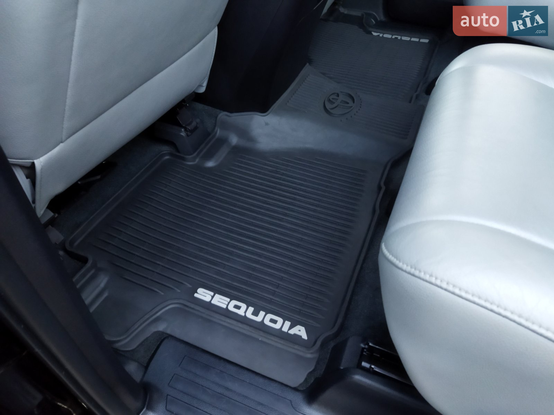 2017 Toyota Sequoia - мініатюра 23